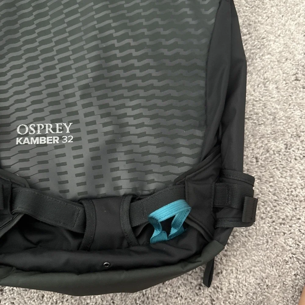 Osprey Kamber 32L  Ski Backpack w/Hip Belt, Adjustable Straps, 4 Pockets GREAT - Picture 3 of 5